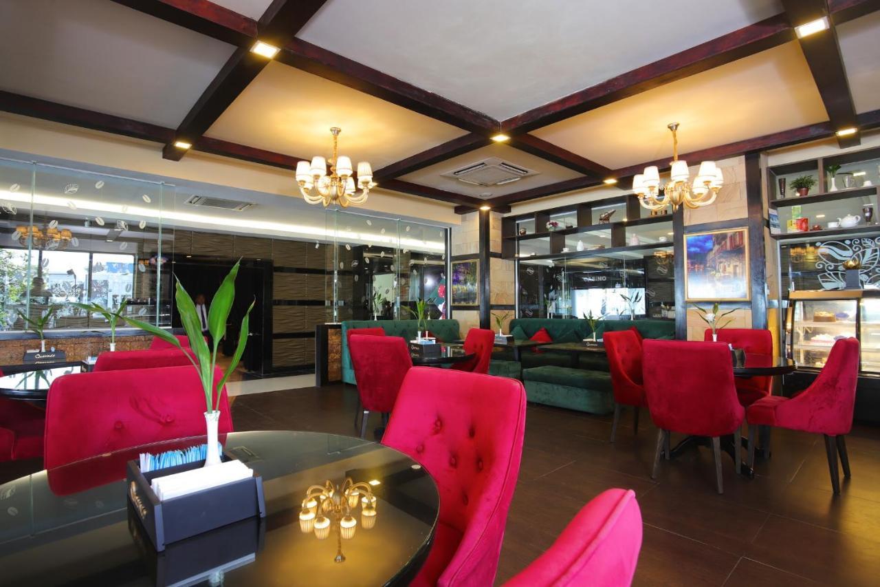 Queenco Hotel & Casino Sihanoukville Exterior foto
